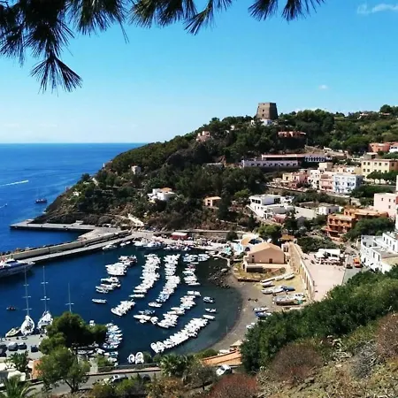 Al Centro Di Ustica Apartment *