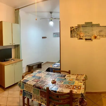 Al Centro Di Ustica *