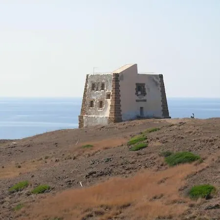Piccolo E Grazioso Al Centro Di Ustica Appartamento