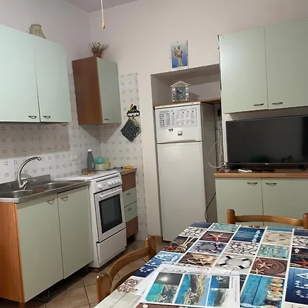 Al Centro Di Ustica *